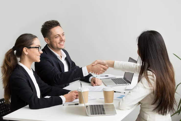 Synchronous And Asynchronous eLearning | How to Choose the Right Format for Your Firm? 2 synchronous and asynchronous