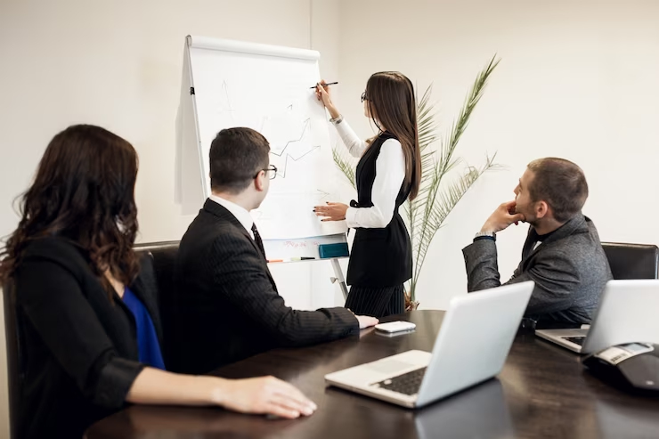 Employee Training 101: Strategies for Effective Staff Learning and Development 3 employee training