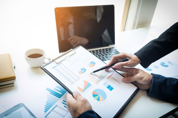 5 Ways Onboarding Metrics Gauge Your Training Program's Impact on New Hires 4 onboarding programs